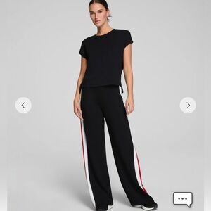 SPANX AirEssentials®
Colorblock Wide Leg Track Pant  Size Petite Large.  NWT.